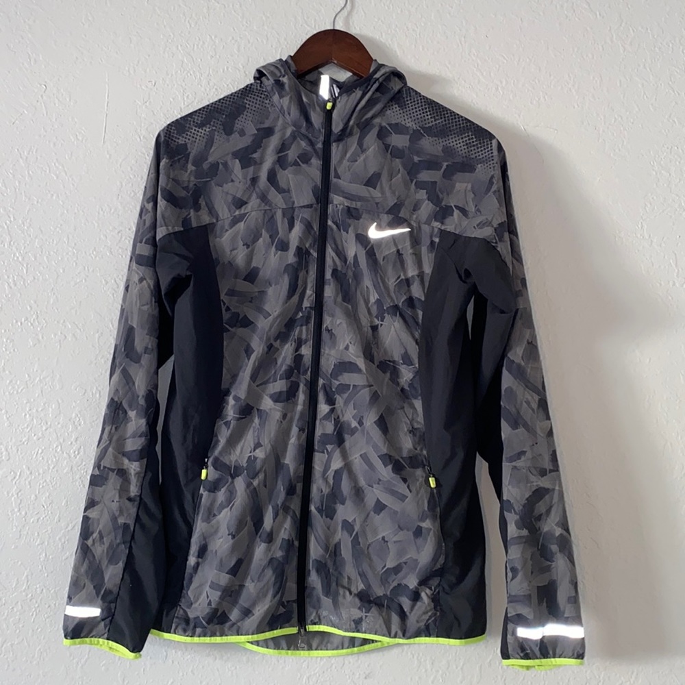 Nike Trail Kiger Camo Print Running Jacket Size Medium